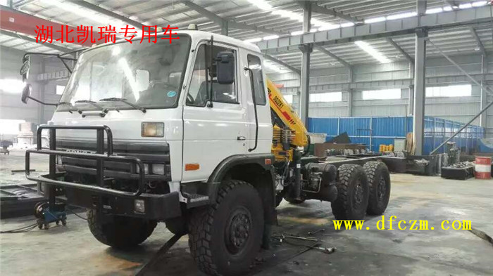 東風(fēng)六驅(qū)越野隨車吊 東風(fēng)六驅(qū)越野隨車吊