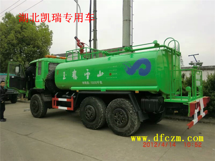 東風越野灑水車整體外觀 東風越野灑水車整體外觀