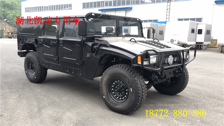 東風(fēng)猛士1.5噸高級越野車 東風(fēng)猛士1.5噸高級越野車