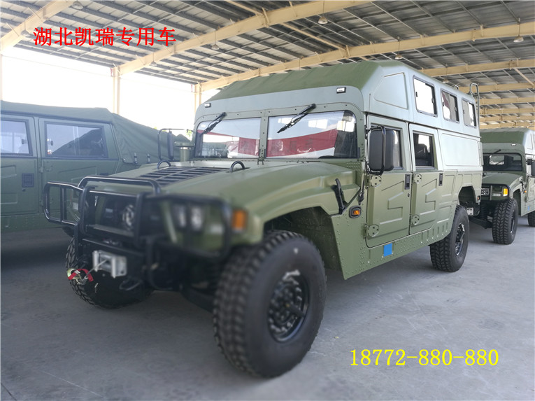 東風(fēng)猛士10人運(yùn)兵車 東風(fēng)猛士10人運(yùn)兵車