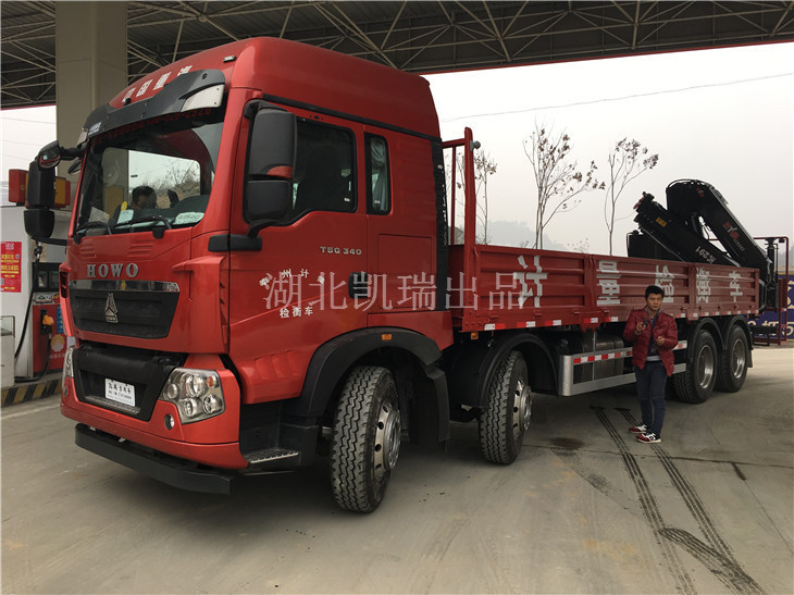 檢衡車發(fā)車前加油準(zhǔn)備 檢衡車發(fā)車前加油準(zhǔn)備