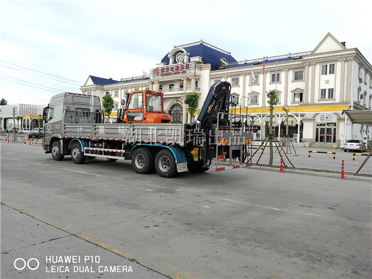配備吊機(jī)+叉車方案的檢衡車布置圖 配備吊機(jī)+叉車方案的檢衡車布置圖
