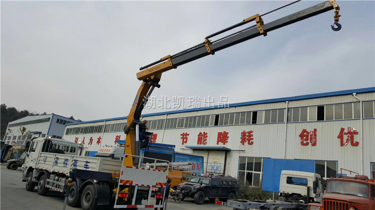 測(cè)試徐工12噸檢衡車吊機(jī)性能 測(cè)試徐工12噸檢衡車吊機(jī)性能