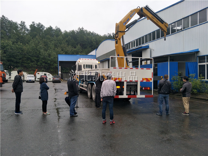 測試檢衡車吊臂整體運行狀態(tài) 測試檢衡車吊臂整體運行狀態(tài)