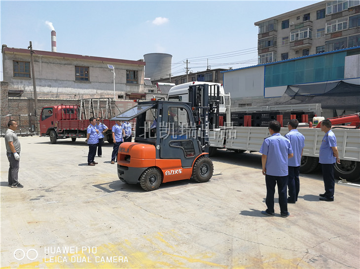 叉運(yùn)砝碼體驗(yàn)檢衡車的性能 叉運(yùn)砝碼體驗(yàn)檢衡車的性能
