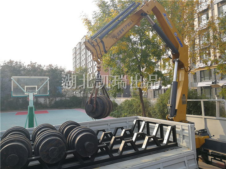 圓形砝碼裝載在固定架內(nèi) 圓形砝碼裝載在固定架內(nèi)