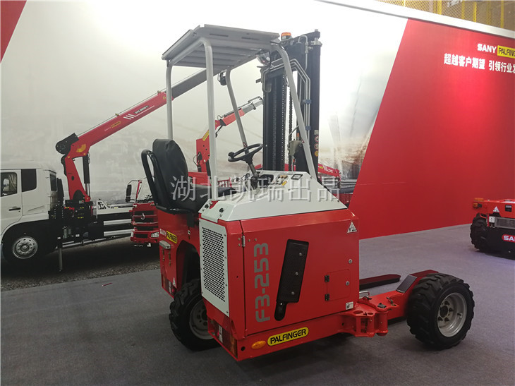 三輪檢衡車叉車側(cè)面 三輪檢衡車叉車側(cè)面